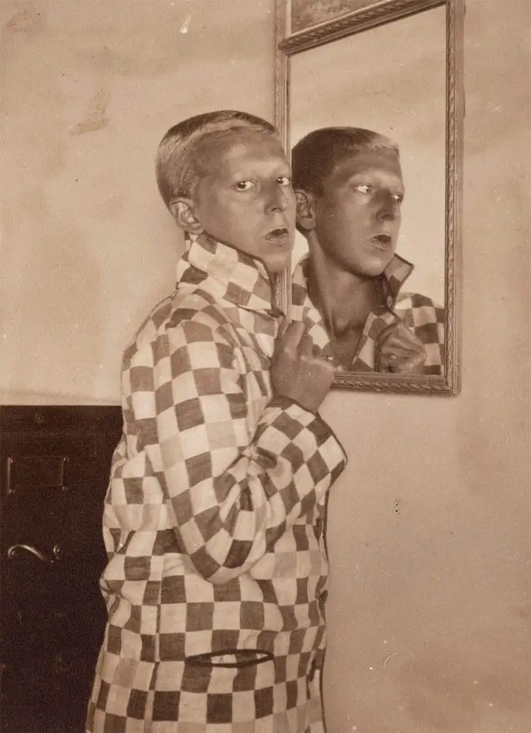 claude cahun self portrait with mirror 1928 queer artists